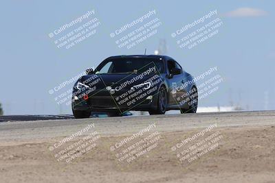 media/Oct-04-2025-OnGrid (Sat) [[44bd565ffa]]/Purple Group/Grapevine/